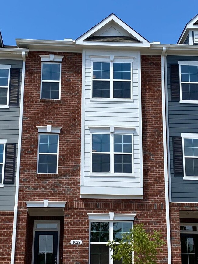 Building Photo - 1022 Gateway Commons Cir