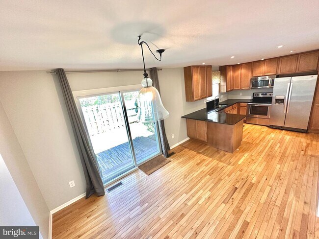 Building Photo - 9822 St Cloud Ct