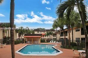 Building Photo - 3043 Riverside Dr