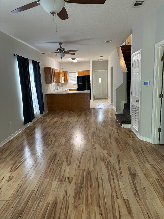 Foto del edificio - 2061 Laurel Oak Ct