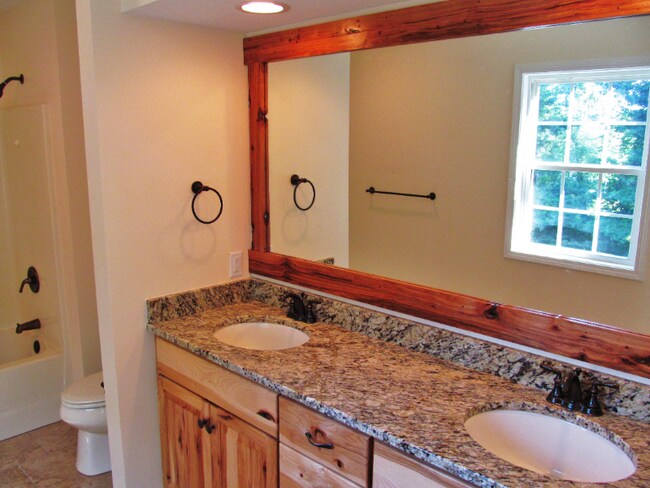 Foto del edificio - 1830 Lower Ridgewood Blvd