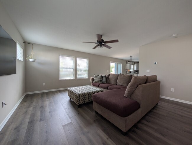LIVING ROOM - 3586 Fernwood Ln