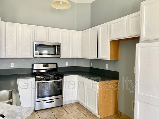 Building Photo - 572 Bugle Bluff Dr