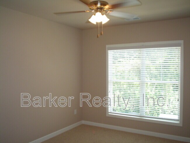 Building Photo - 3722 Burt Dr