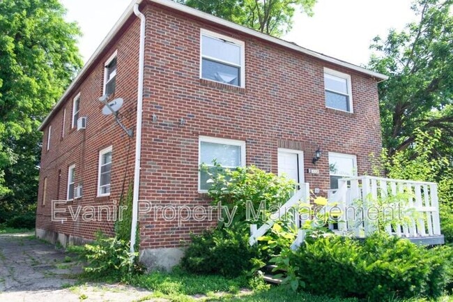 Building Photo - 113 Niagara Ave