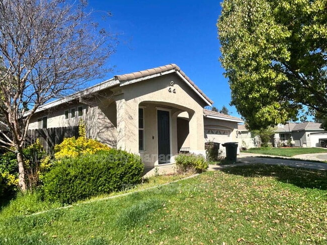 Building Photo - 300 Dedham Ct