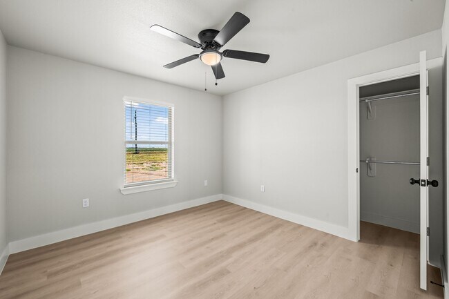 Foto del edificio - 10529 East C R 7400