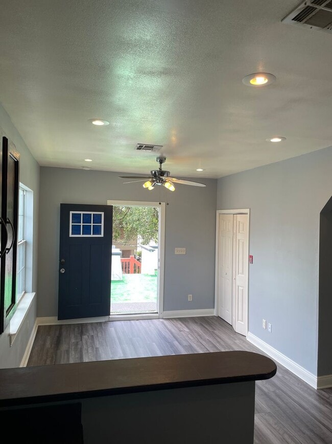 Building Photo - REDUCED PRICE! 4BD/2BA in the heart of MidCity w/ Off Street Parking and Laundry in Unit