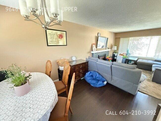 Photo du bâtiment - Well-Maintained 3 Bedroom Upper Home