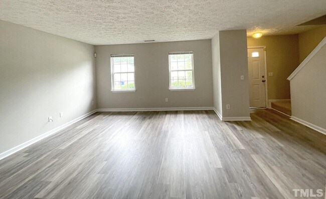 Foto del edificio - 2220 Springhill Ave