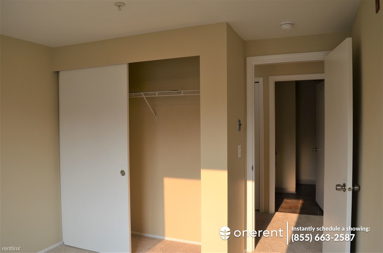 Primary Photo - 2 br, 2 bath Apartment - 11915 Roseberg Ave S