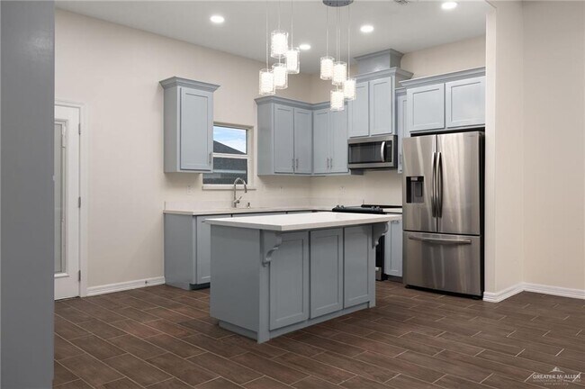 Building Photo - 3107 E Tamarindo Ave