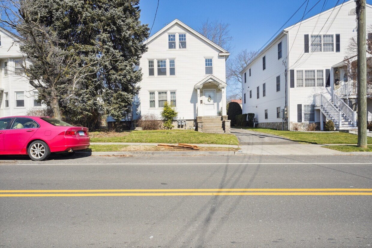 67 Colonial Rd, Stamford, CT 06906 Room for Rent in Stamford, CT