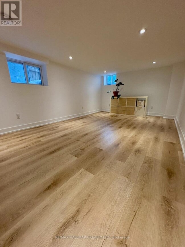 Building Photo - 62 Palmerston Ave