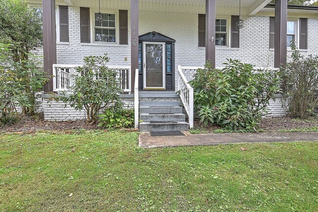 Foto del edificio - Beautiful split foyer home in Colonial Hei...