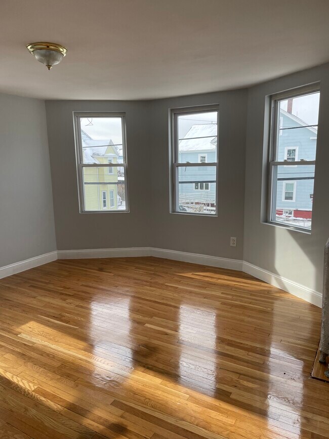 Foto del edificio - 83 Norwood St