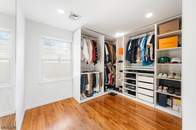 Foto del edificio - 118 Race St