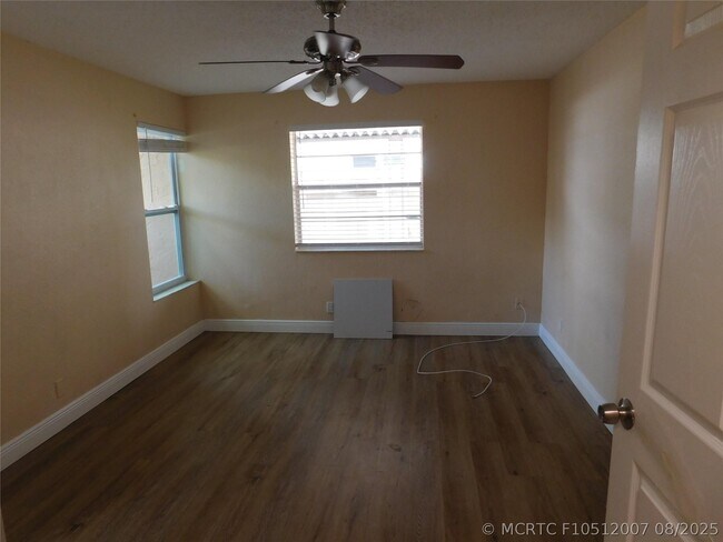 Building Photo - 836 SW 80th Ave