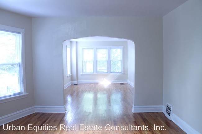 Building Photo - CMHDC-ALB, LLC 2101 N LeClaire Ave