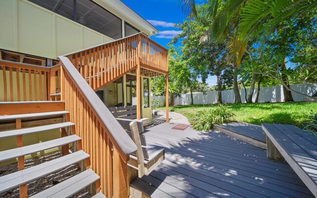 Building Photo - 4255 NE Sunset Dr