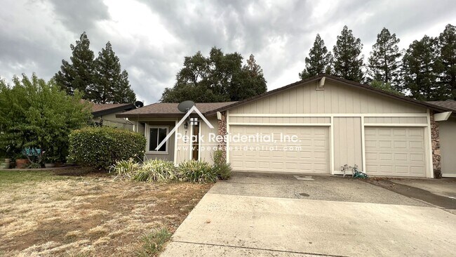 Foto del edificio - Very Nice 3bd/2ba Citrus Heights Duplex wi...