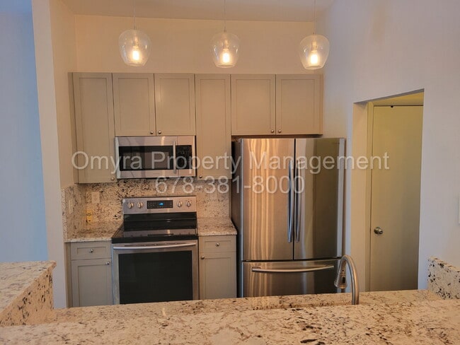 Building Photo - Beautiful Condo in Inman Park!