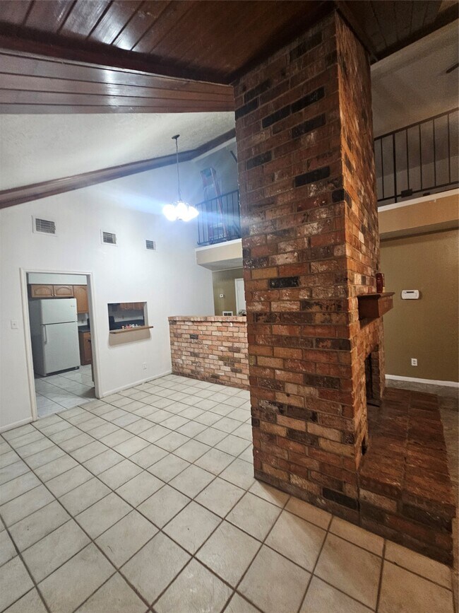 Foto del edificio - 4011 Alshire Dr