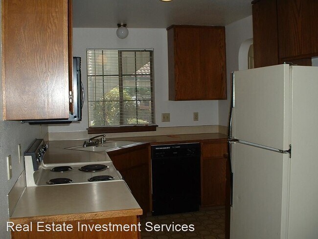Building Photo - 2 br, 2 bath Apartment - 3731 S Orchard St...