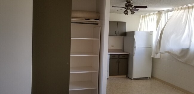 Kitchen/Pantry - 5180 Likini St