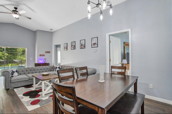 Foto del edificio - 838 Sandy Ridge Dr