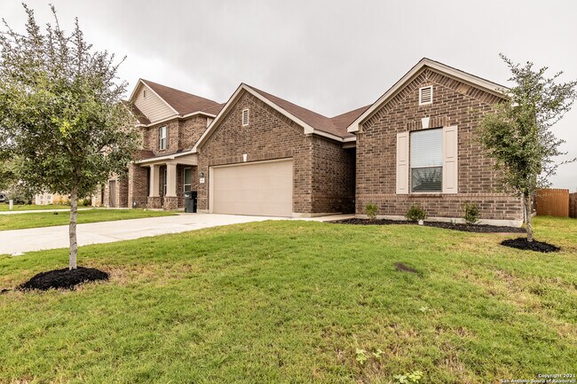Building Photo - 683 Pebble Bend