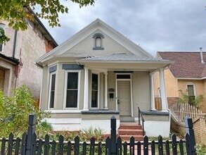 Building Photo - 1071 Lipan St