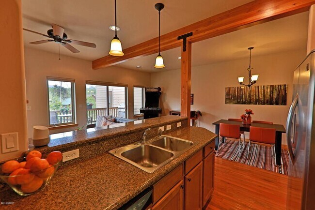 Building Photo - 835 Ferret Ln