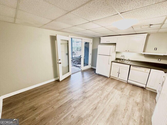Foto del edificio - 3816 Chapel Hill Rd