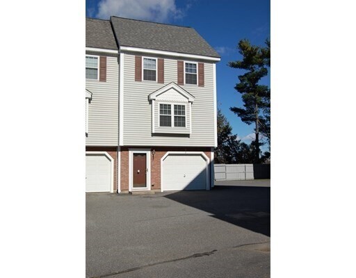 Foto principal - 1005 Middlesex St