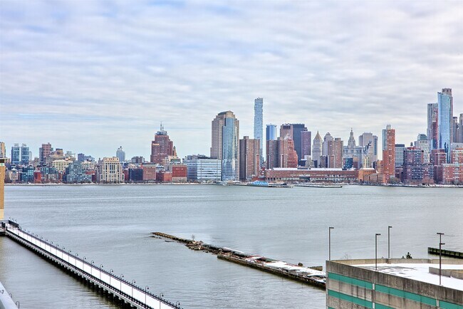 Foto del edificio - 20 Newport Pkwy