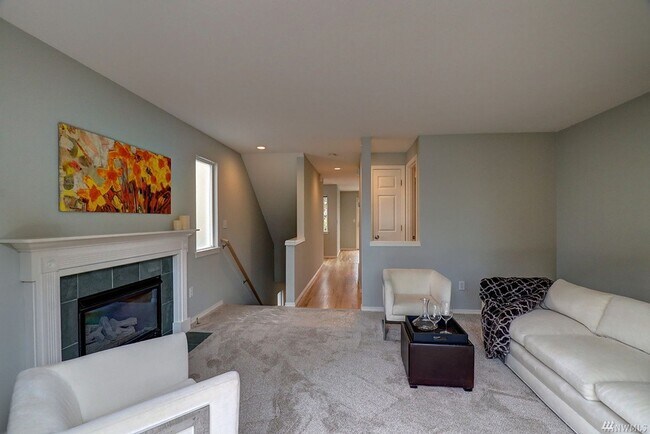 Foto del edificio - Updated Town Home in heart of Ballard just...