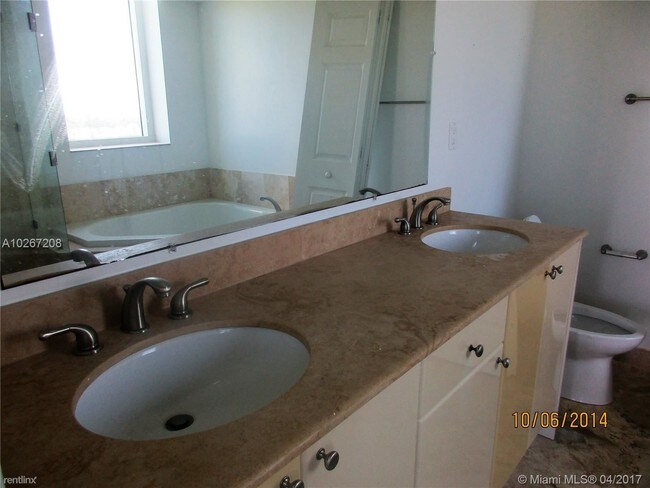 Foto del edificio - 1755 E Hallandale Beach Blvd