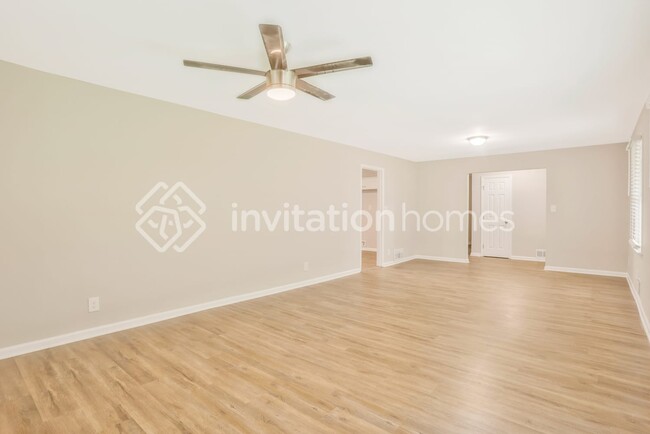 Foto del edificio - 1554 N Columbia Pl