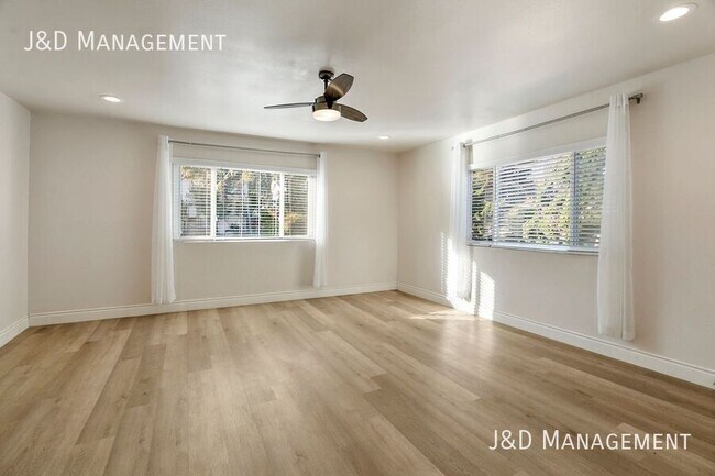 Foto del edificio - 2nd Floor 2 bd, 1 ba La Playa Neighborhood...