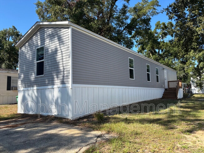 Building Photo - 356 Bayhead Dr