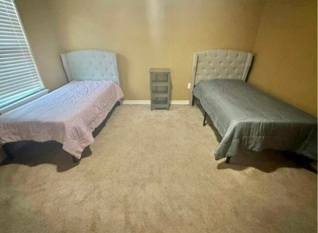 Foto del edificio - 2734 Duncan Dr