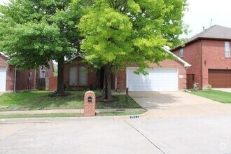 Building Photo - 7977 Glenway Dr