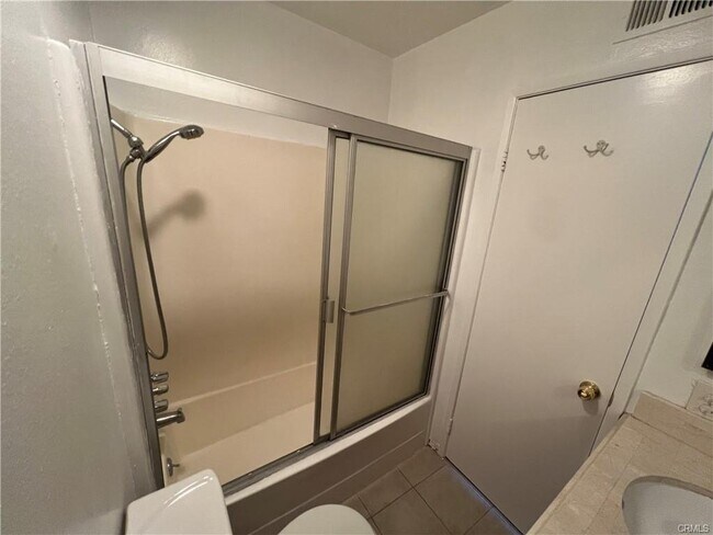 Foto del edificio - 7869 Ventura Canyon Ave