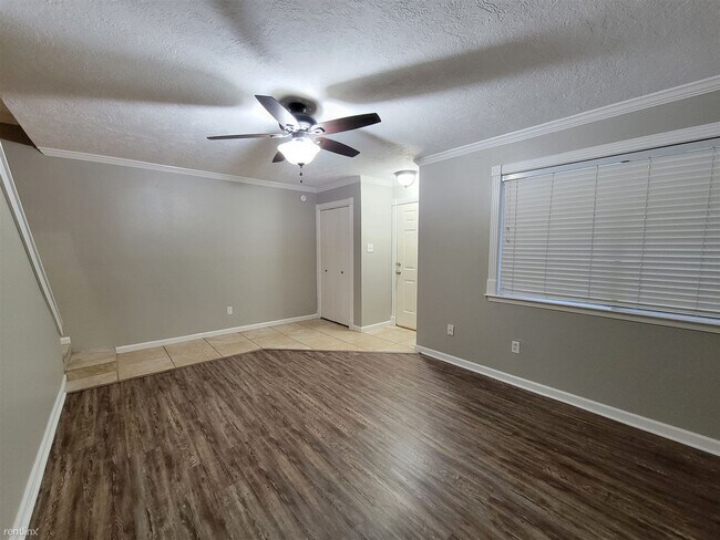 Building Photo - 2 br, 1.5 bath Townhome - 4517 Carter Cree...
