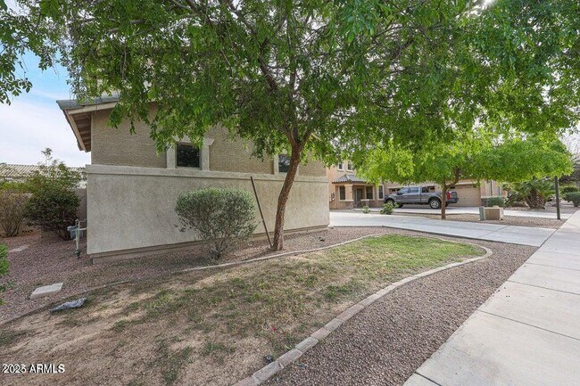 Foto del edificio - 16205 W Gibson Ln