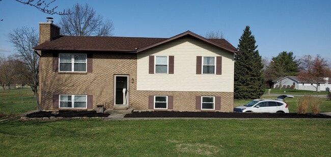 ? Pet Friendly Home ? Fenced in Yard ? Ren... - ? Pet Friendly Home ? Fenced in Yard ? Ren...