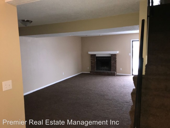 Building Photo - 18905 E Manor Ct