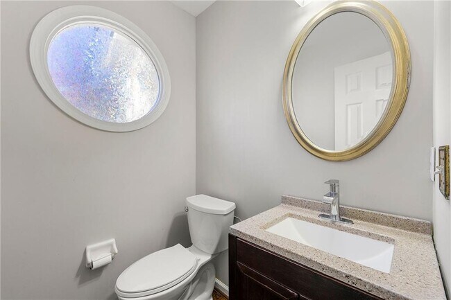 Building Photo - 1152 Manor Crest Ct NE