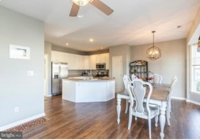 Building Photo - 309 Rockmeade Dr